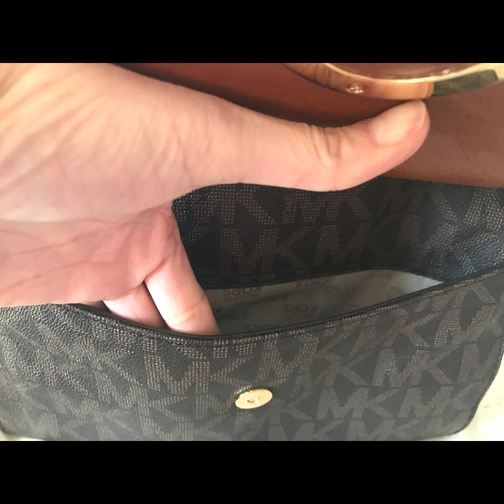 Authentic Michael Kors Handbag - image 7
